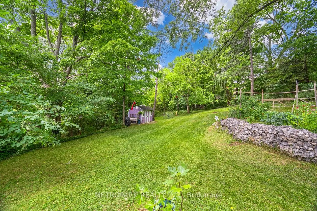 82 Creighton Road