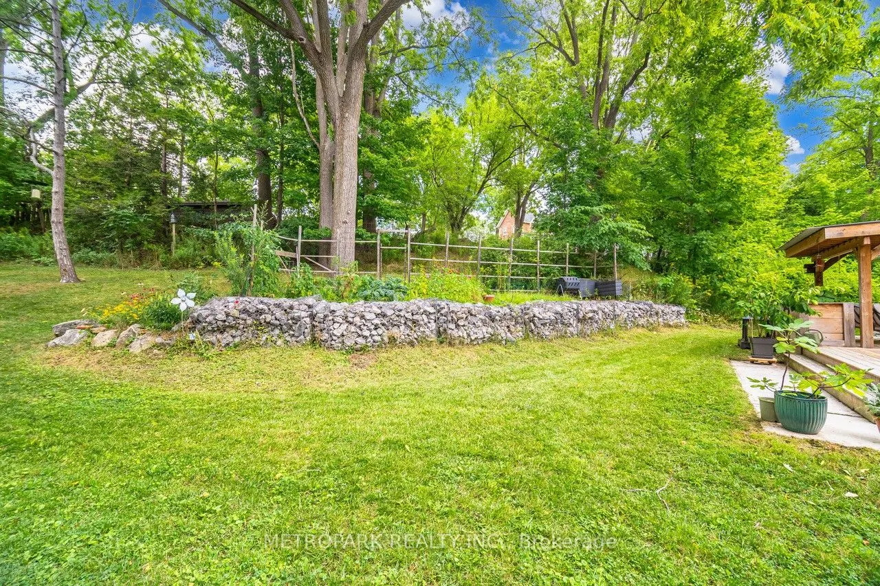 82 Creighton Road