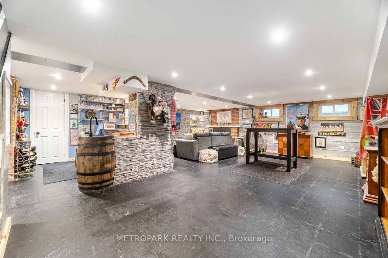 82 Creighton Road