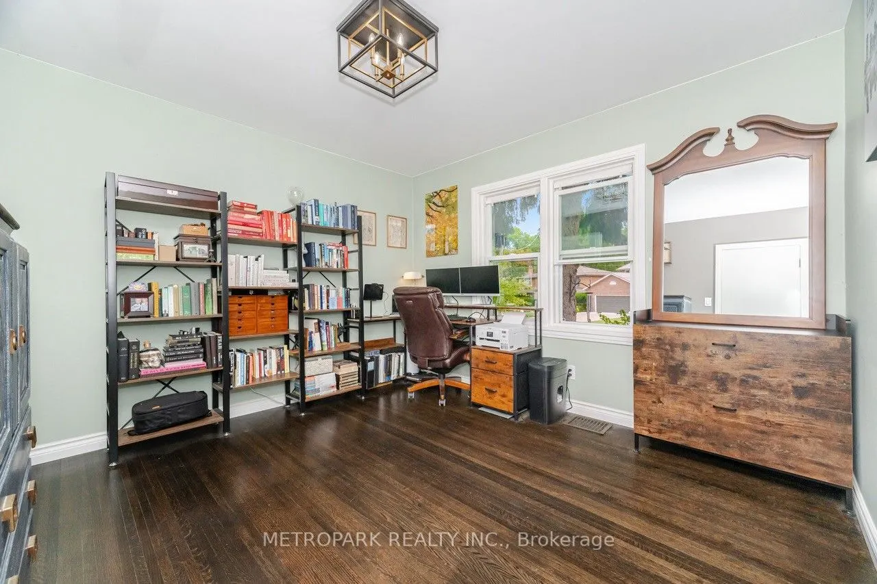82 Creighton Road