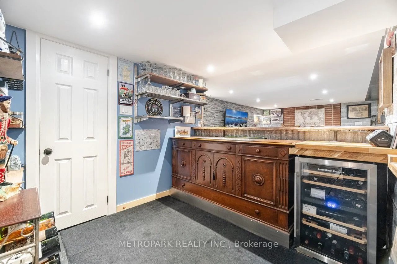82 Creighton Road