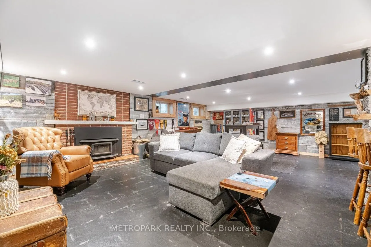 82 Creighton Road