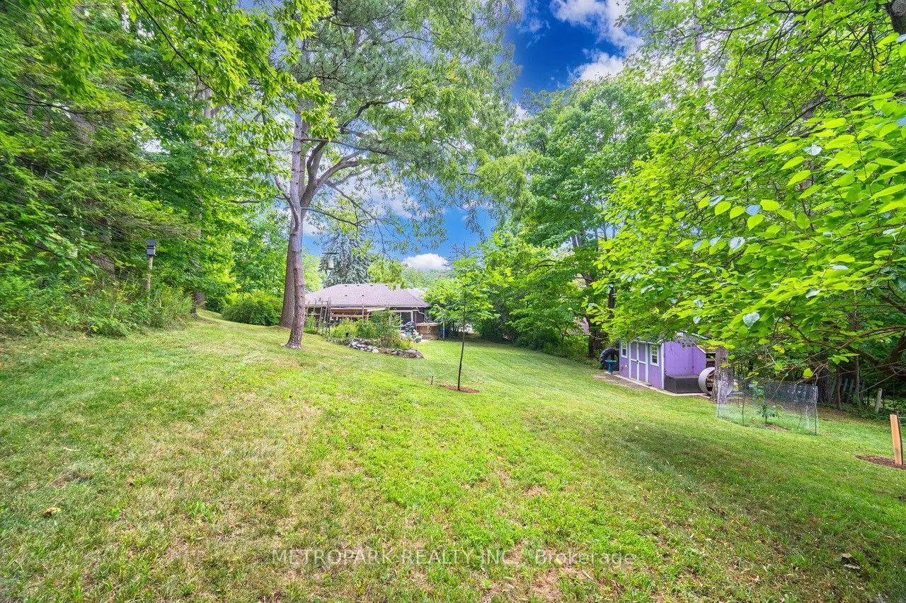 82 Creighton Road