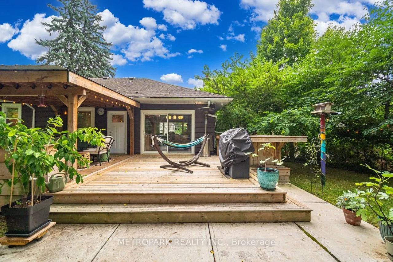 82 Creighton Road