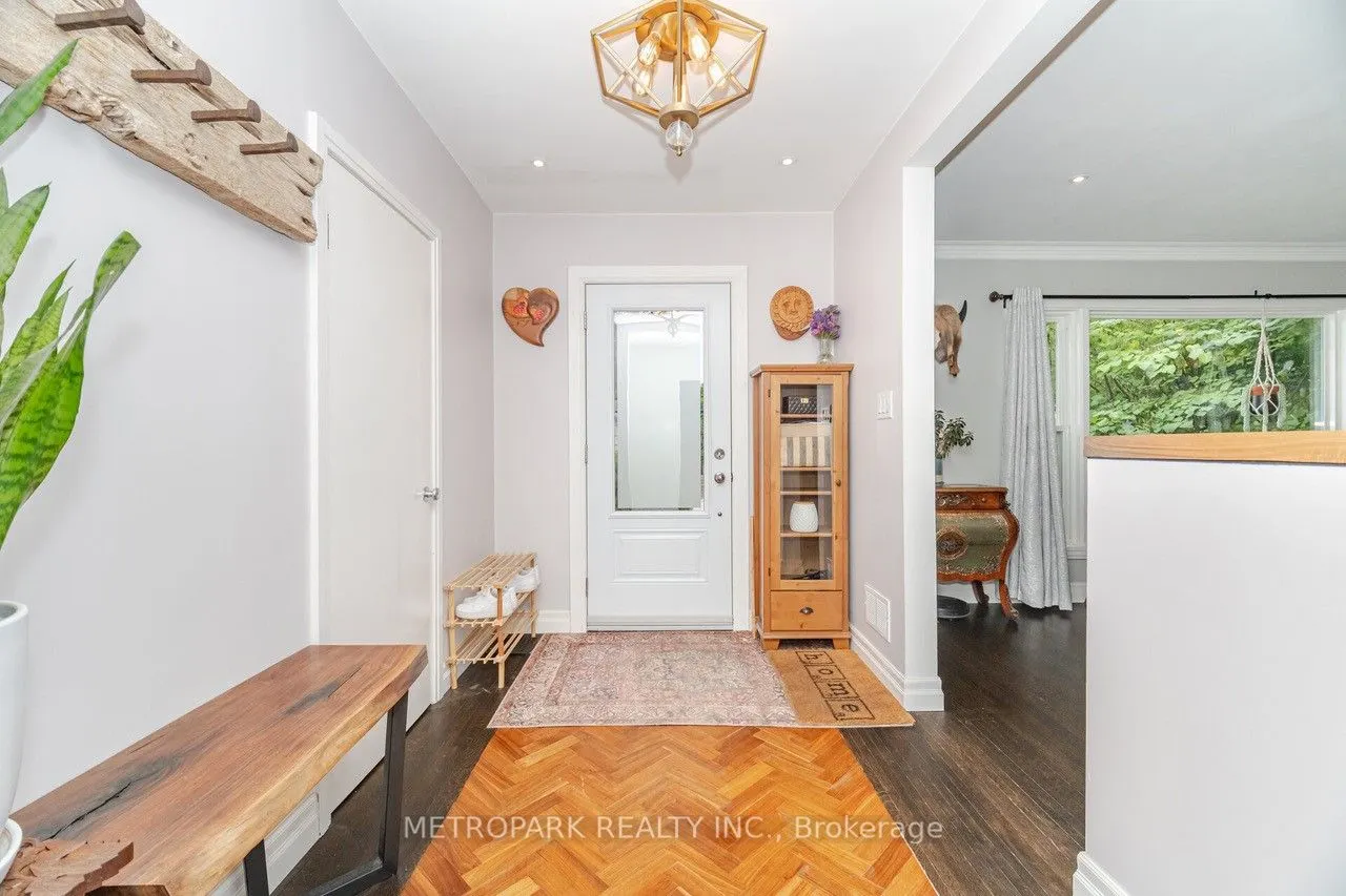 82 Creighton Road