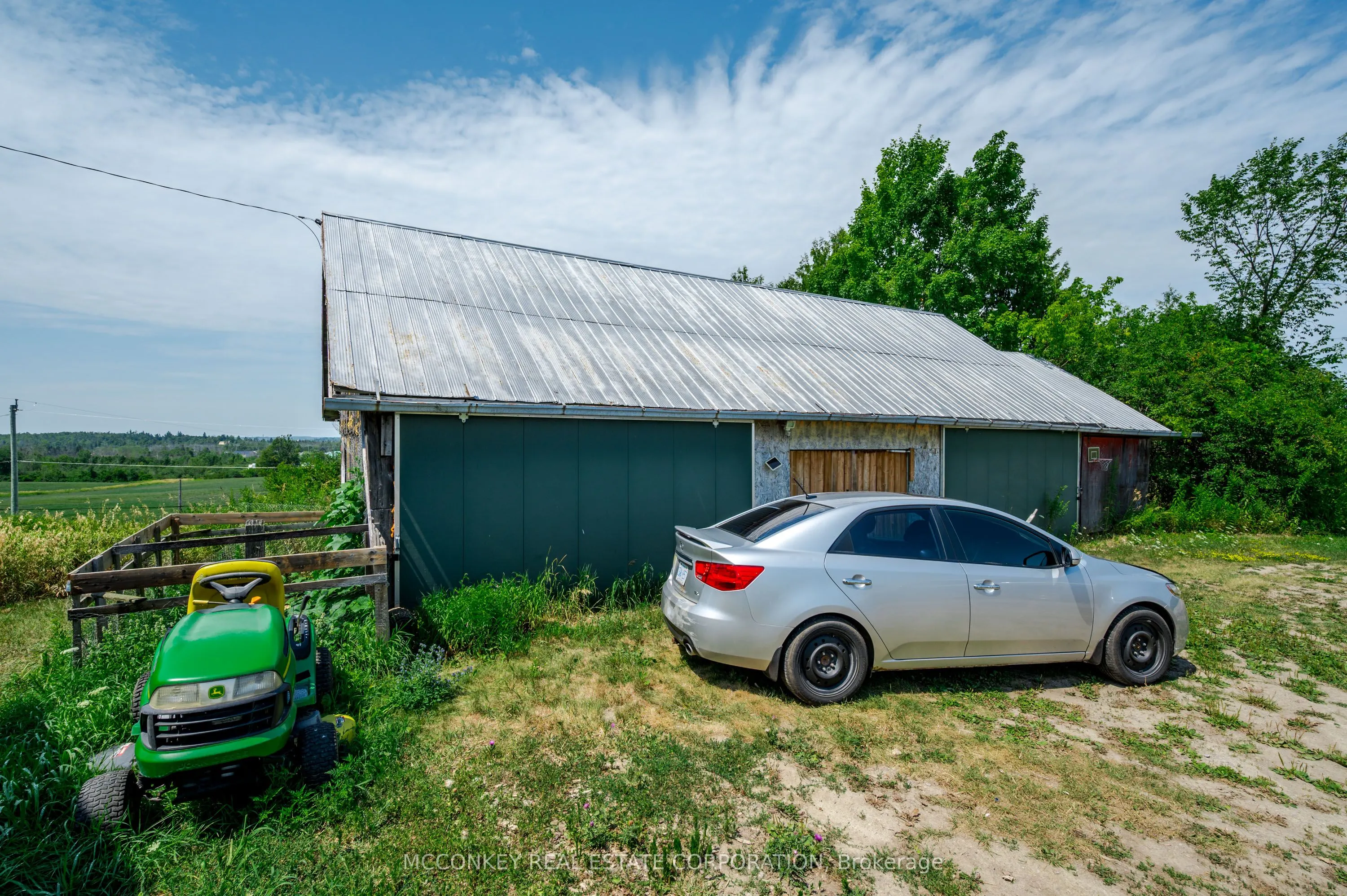 2137 DRUMMOND Line