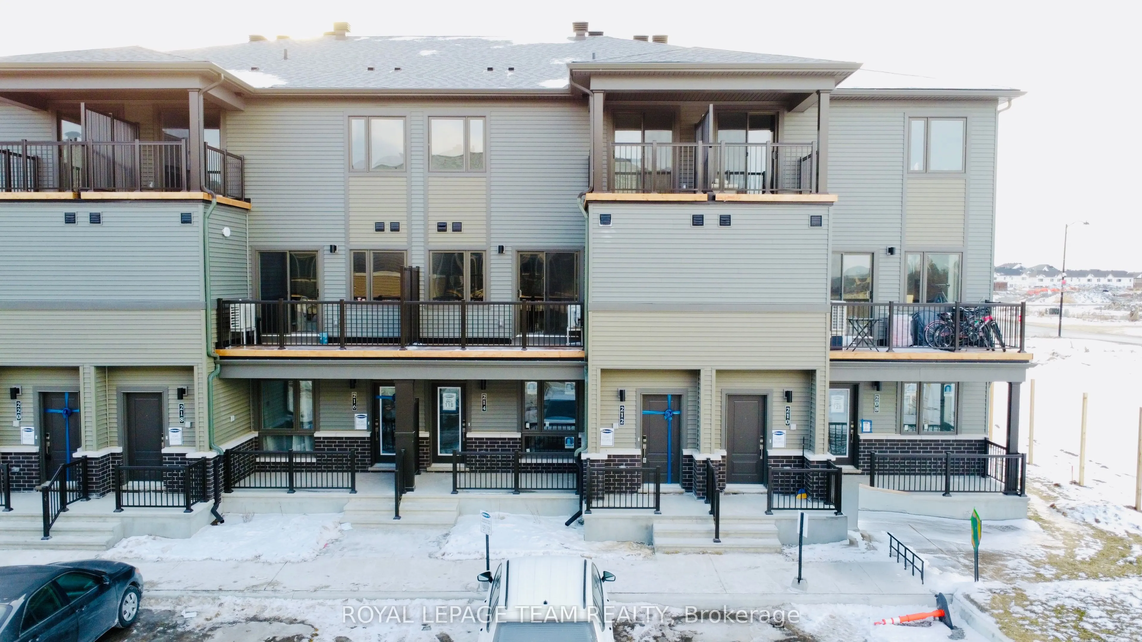 212 Parnian Pvt, #212