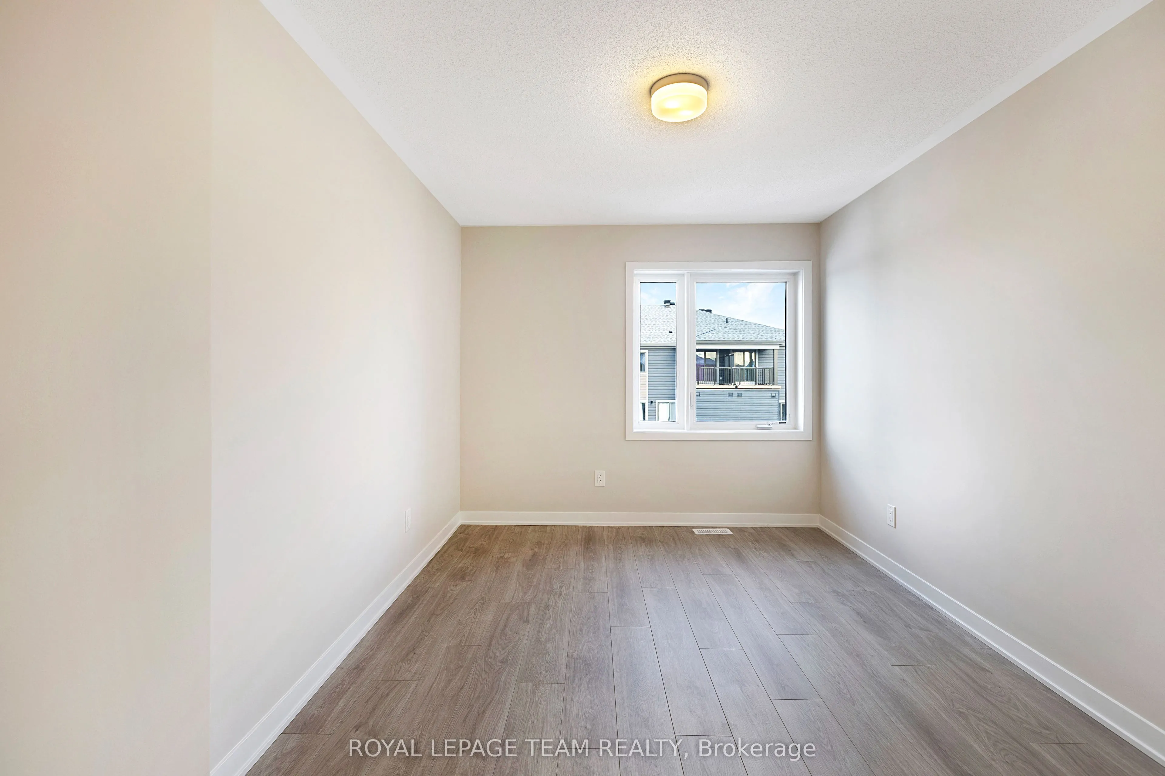 212 Parnian Pvt, #212