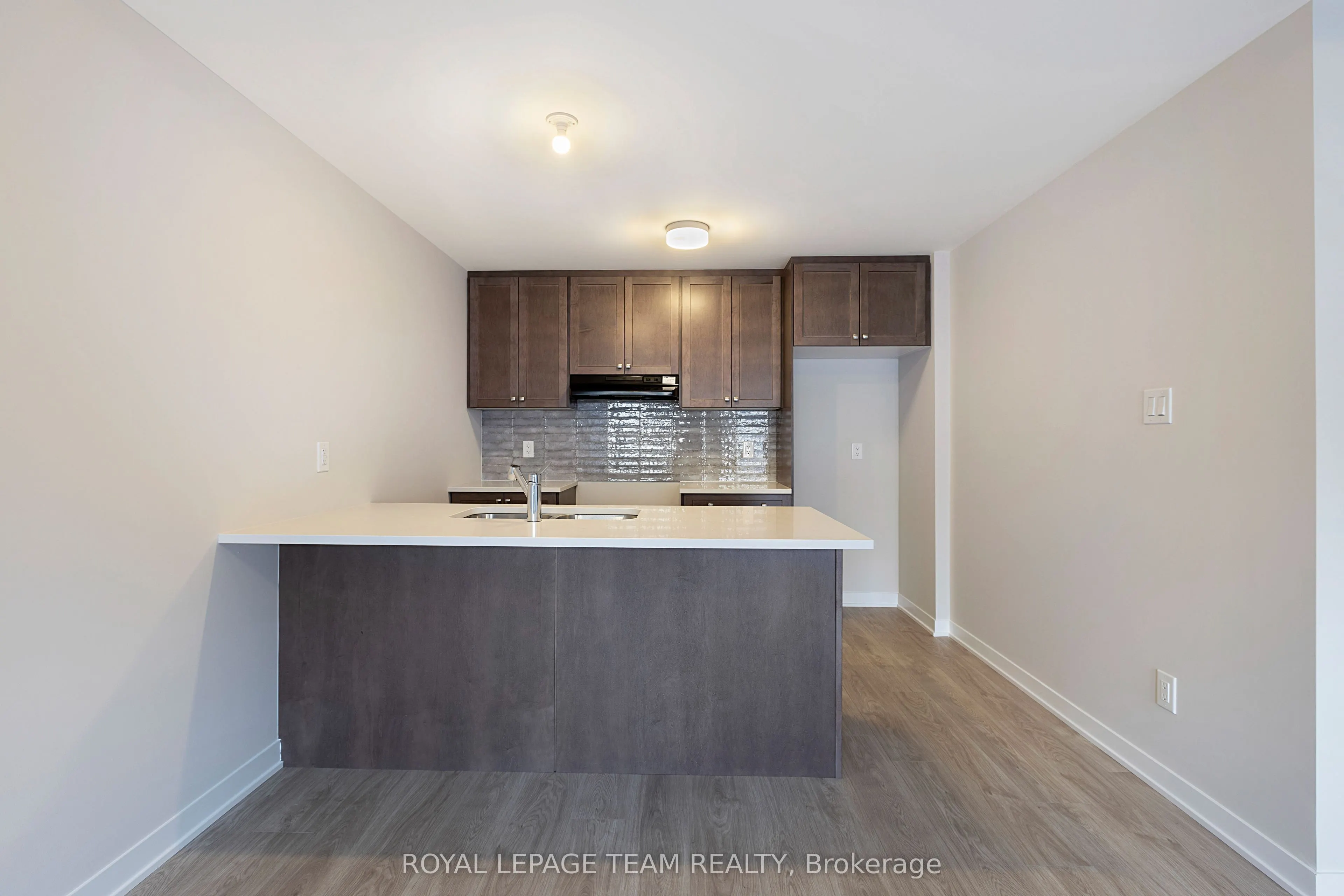 212 Parnian Pvt, #212