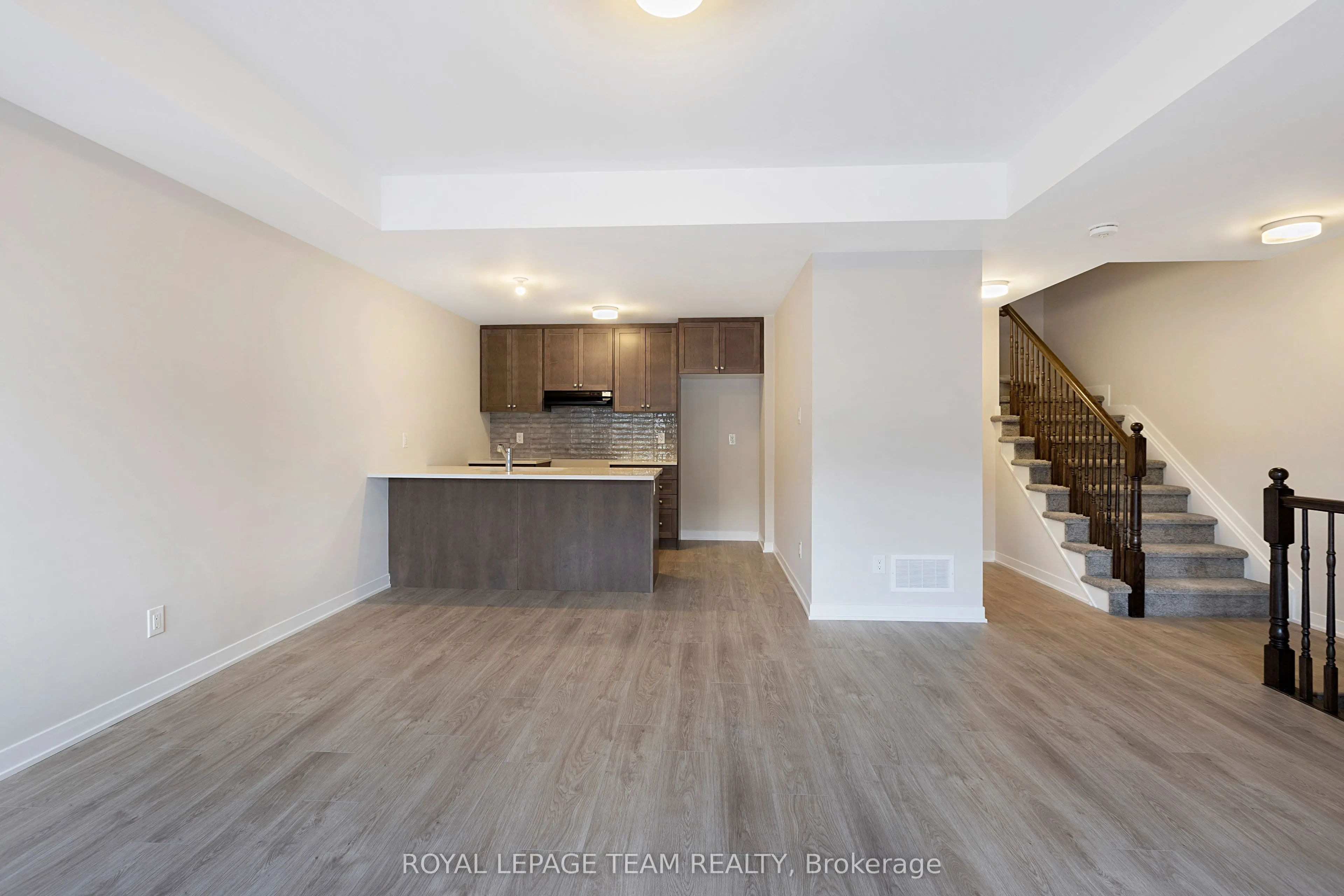 212 Parnian Pvt, #212