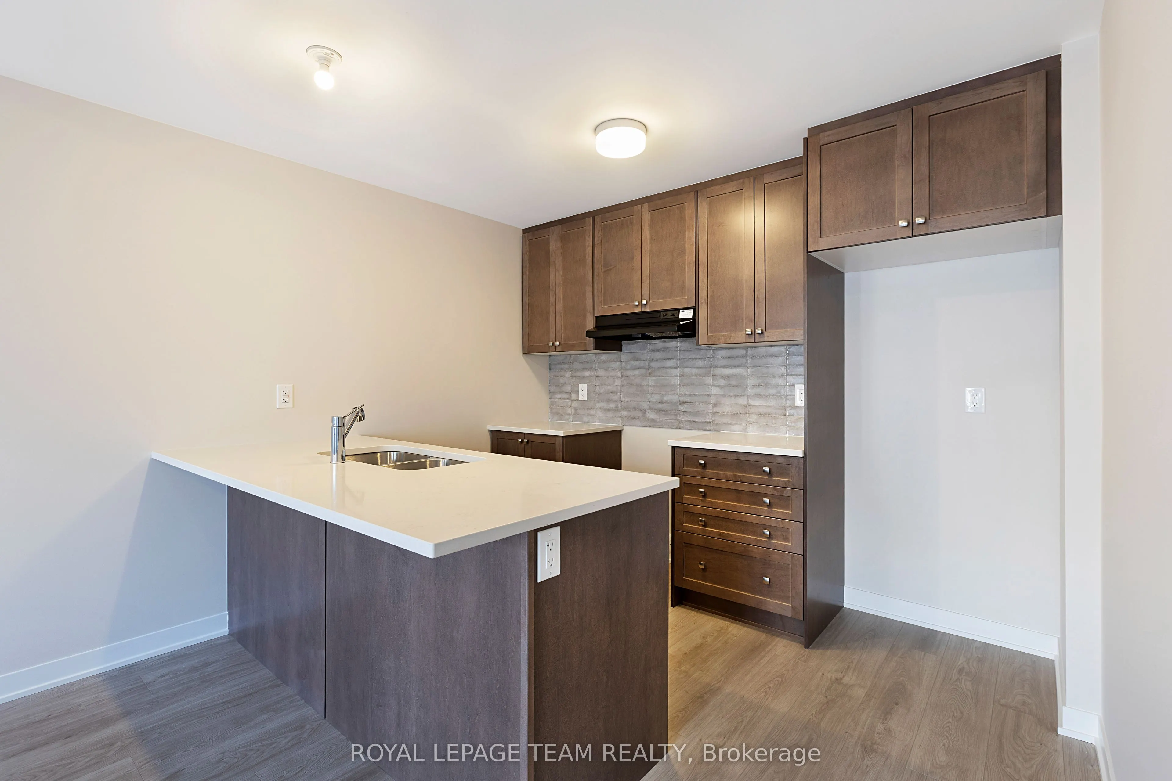 212 Parnian Pvt, #212