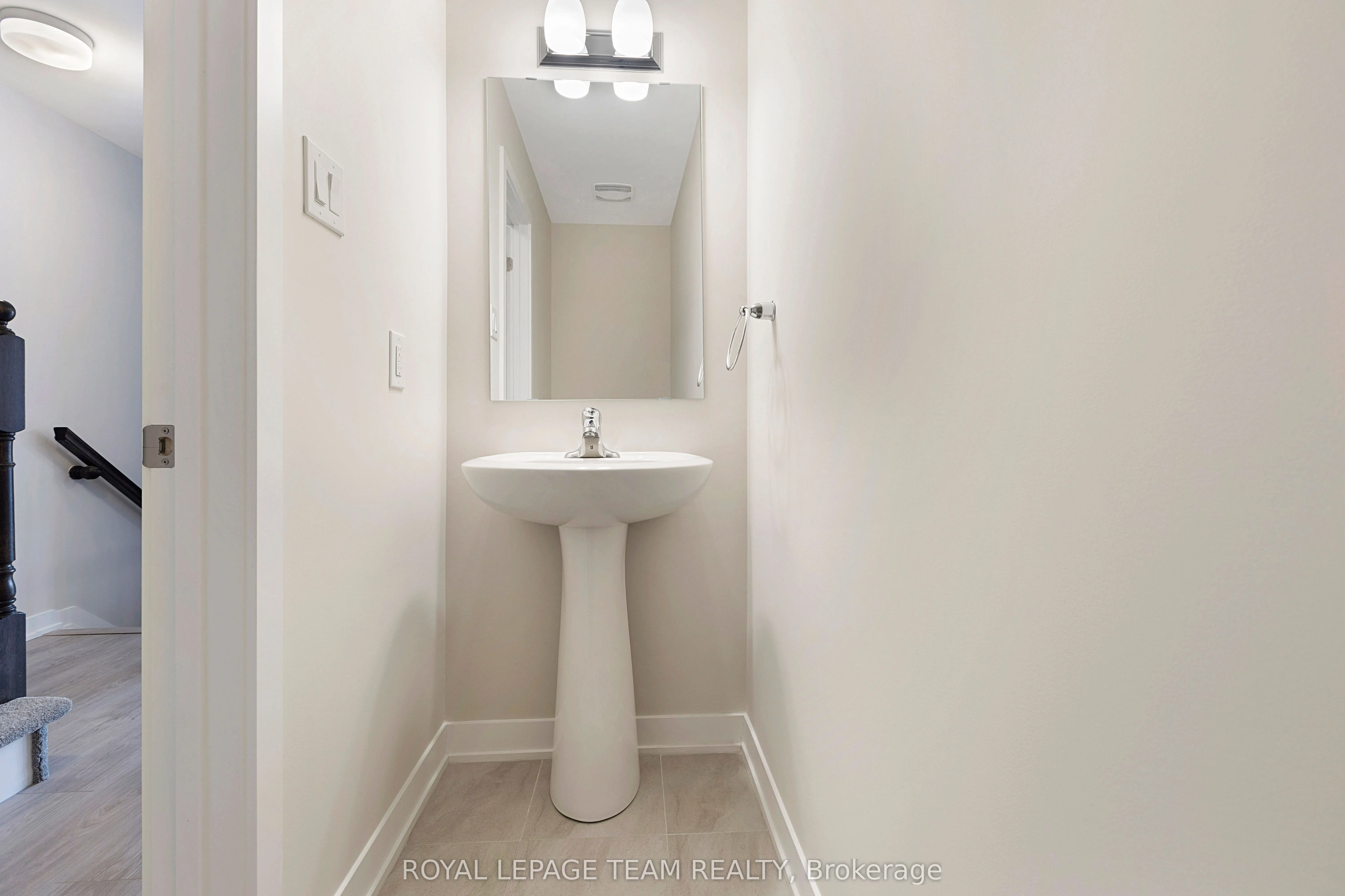 212 Parnian Pvt, #212