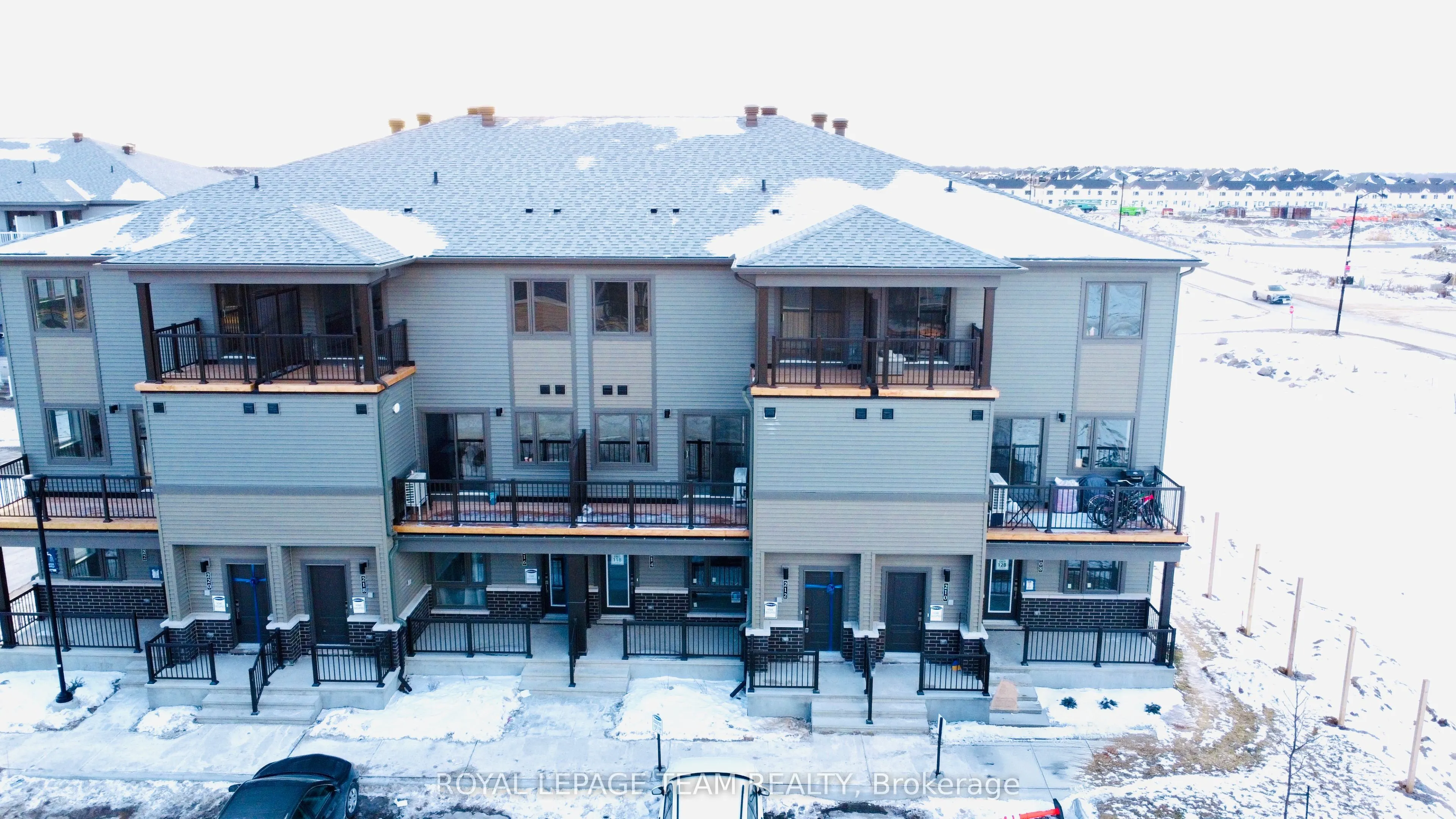 212 Parnian Pvt, #212