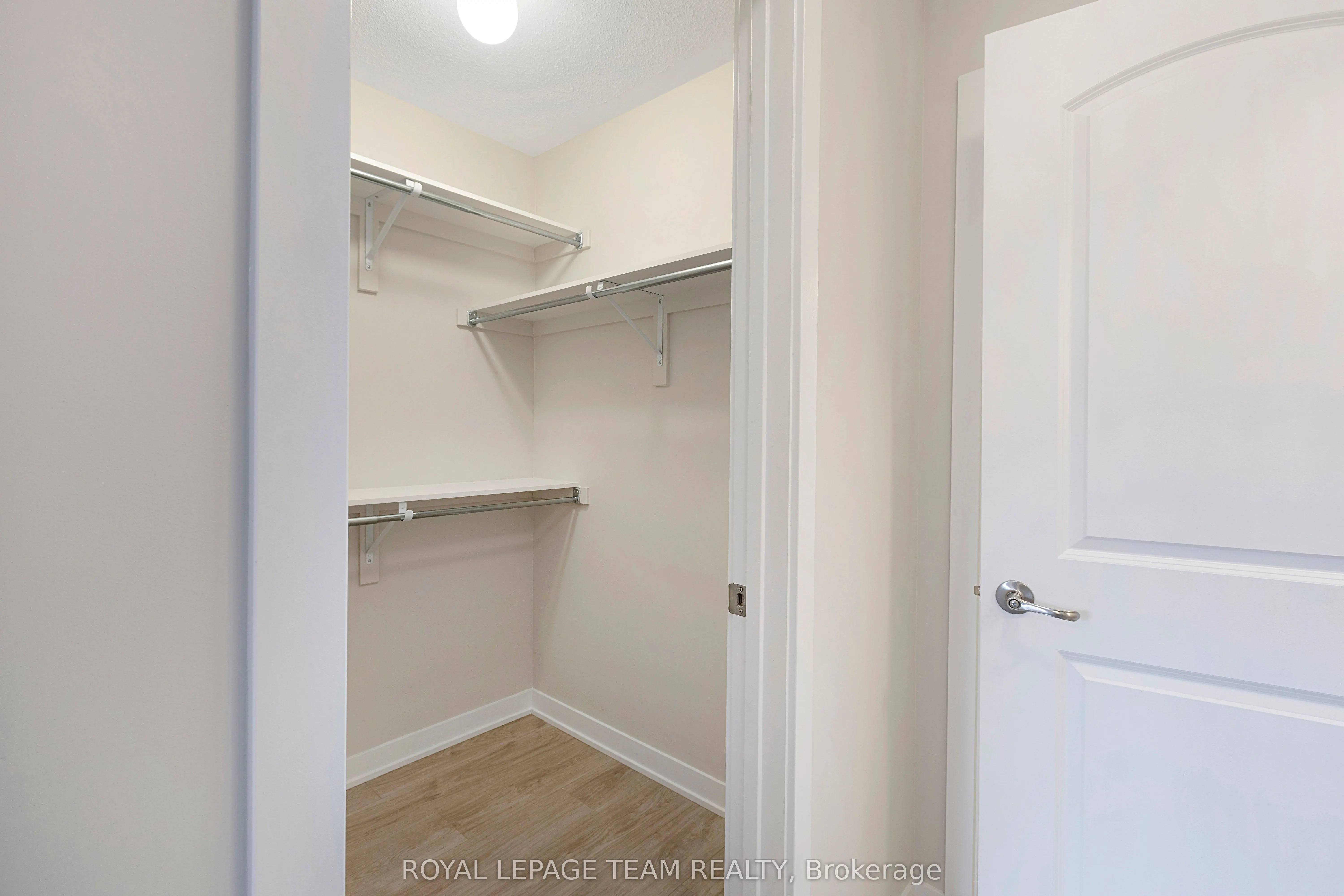 212 Parnian Pvt, #212