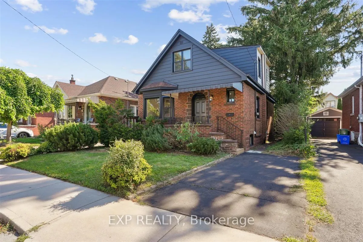 41 Cameron Avenue S