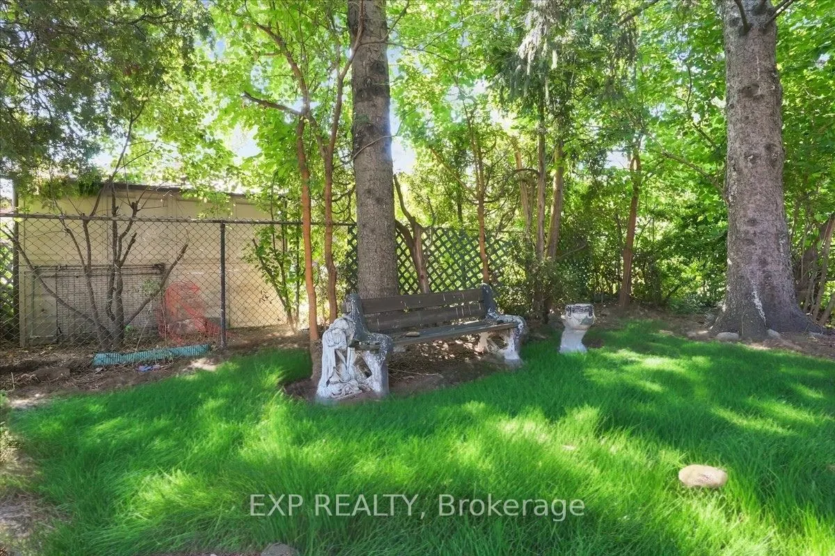 41 Cameron Avenue S