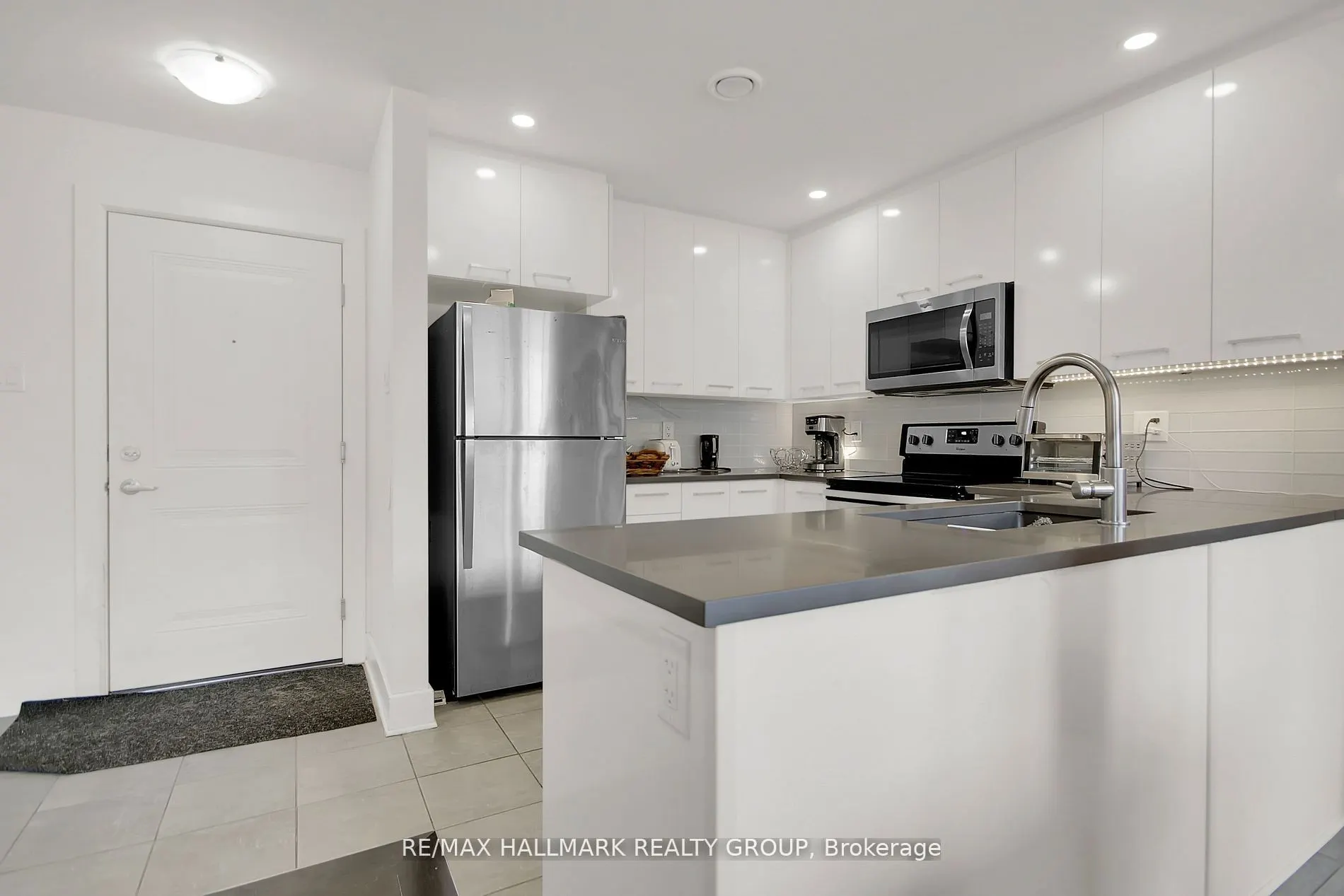 340 TRIBECA Private, #10