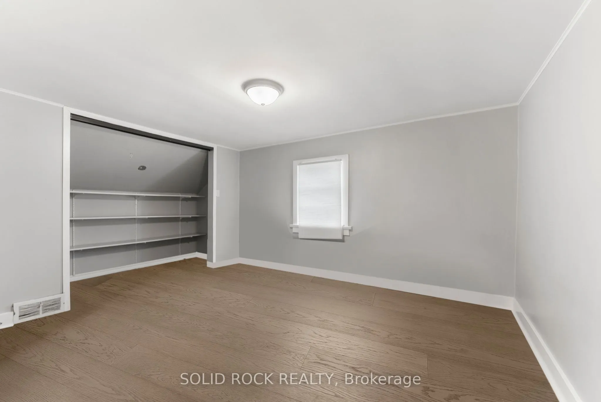 60 Hugh Street S