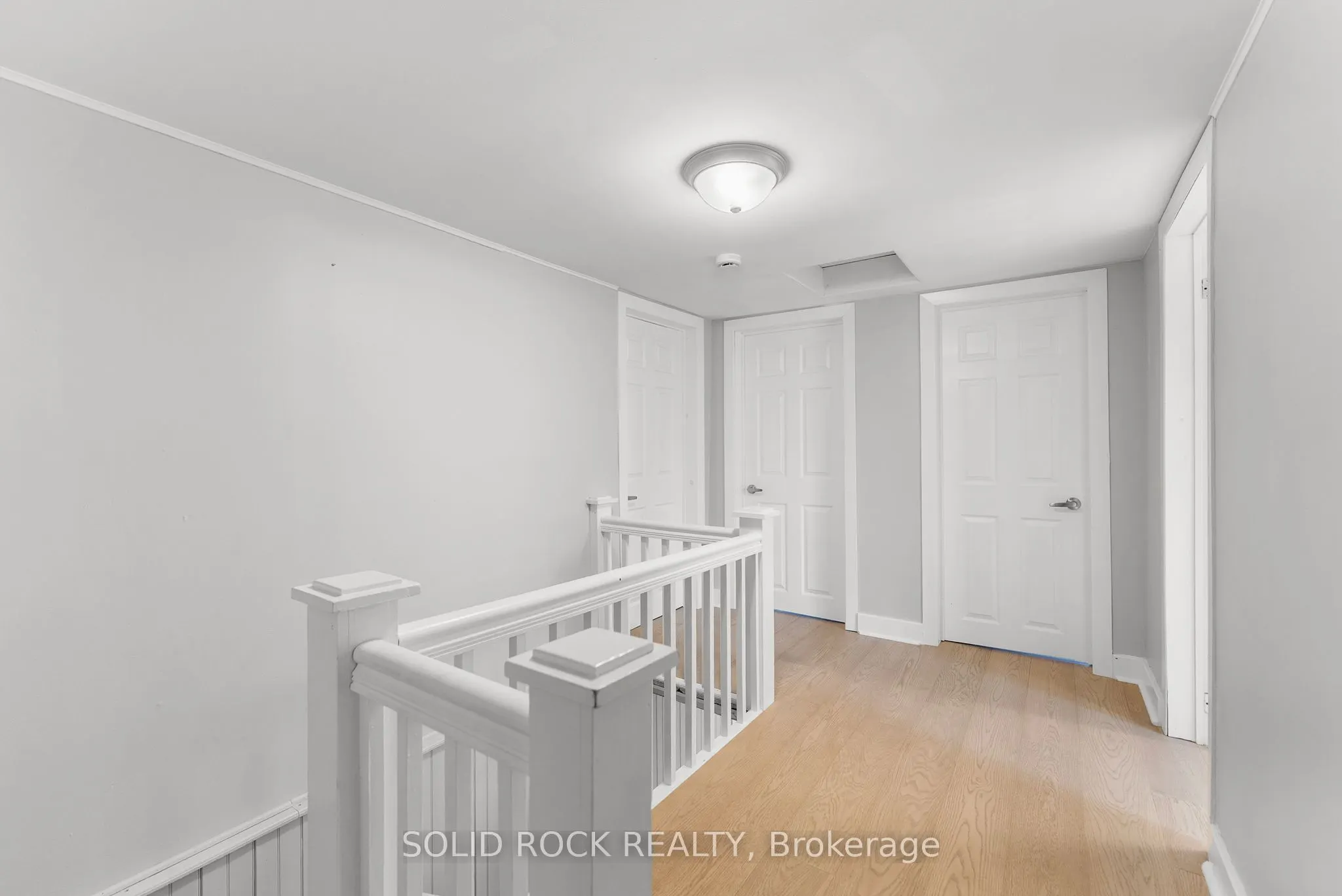 60 Hugh Street S