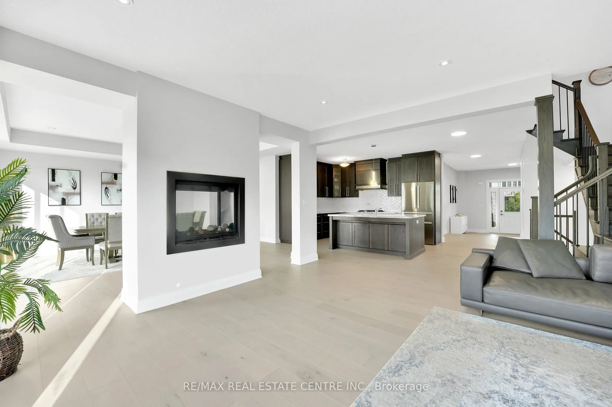554 Bridgemill Crescent