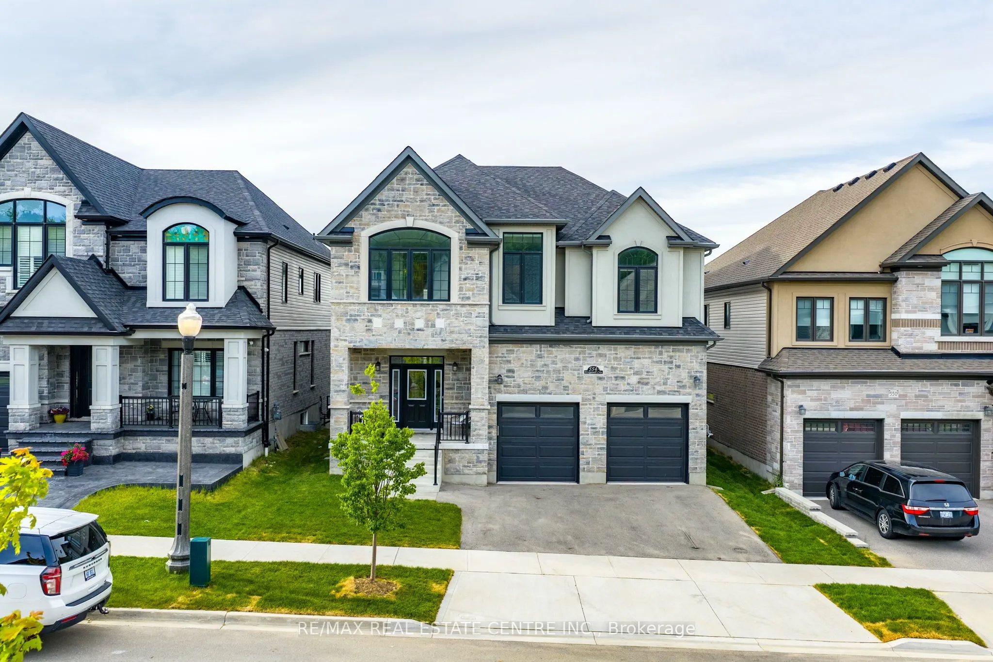 554 Bridgemill Crescent