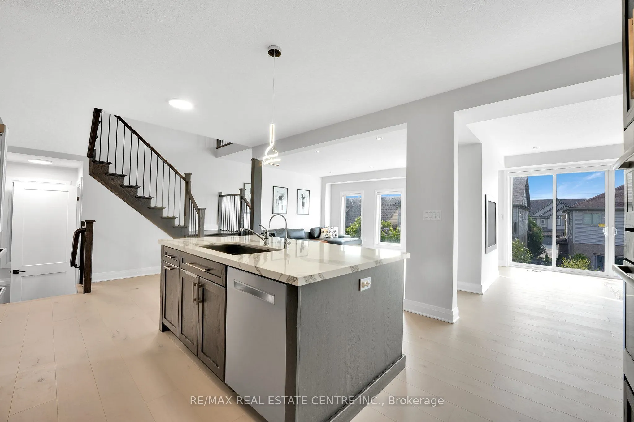 554 Bridgemill Crescent
