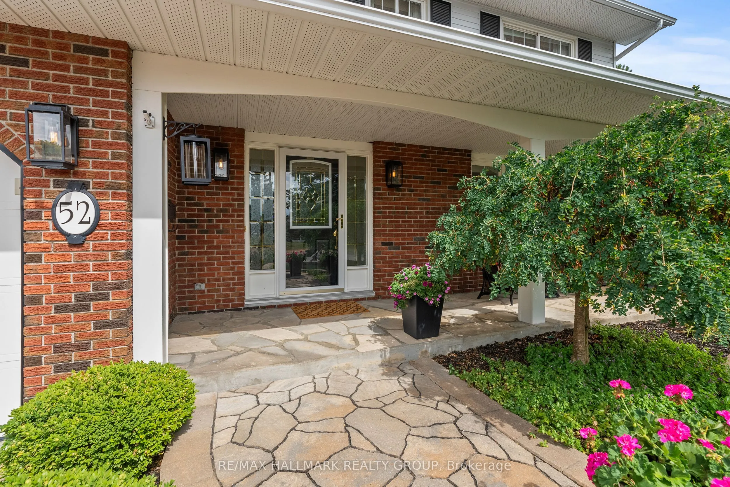 52 Knollsbrook Drive