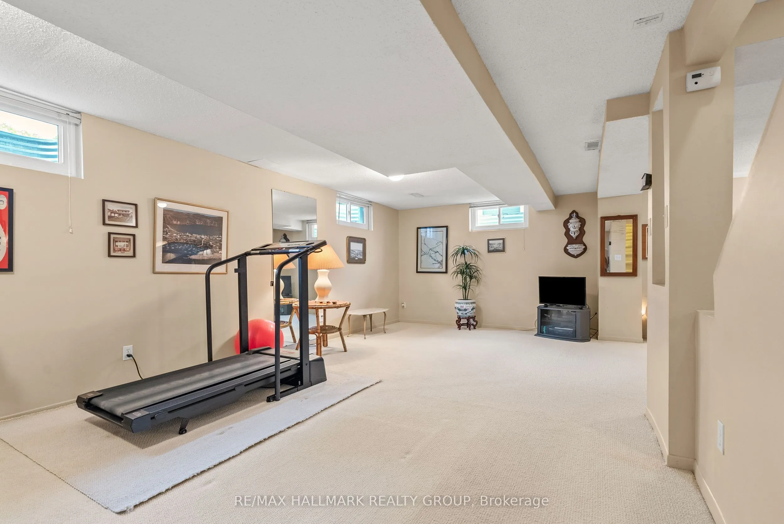 52 Knollsbrook Drive