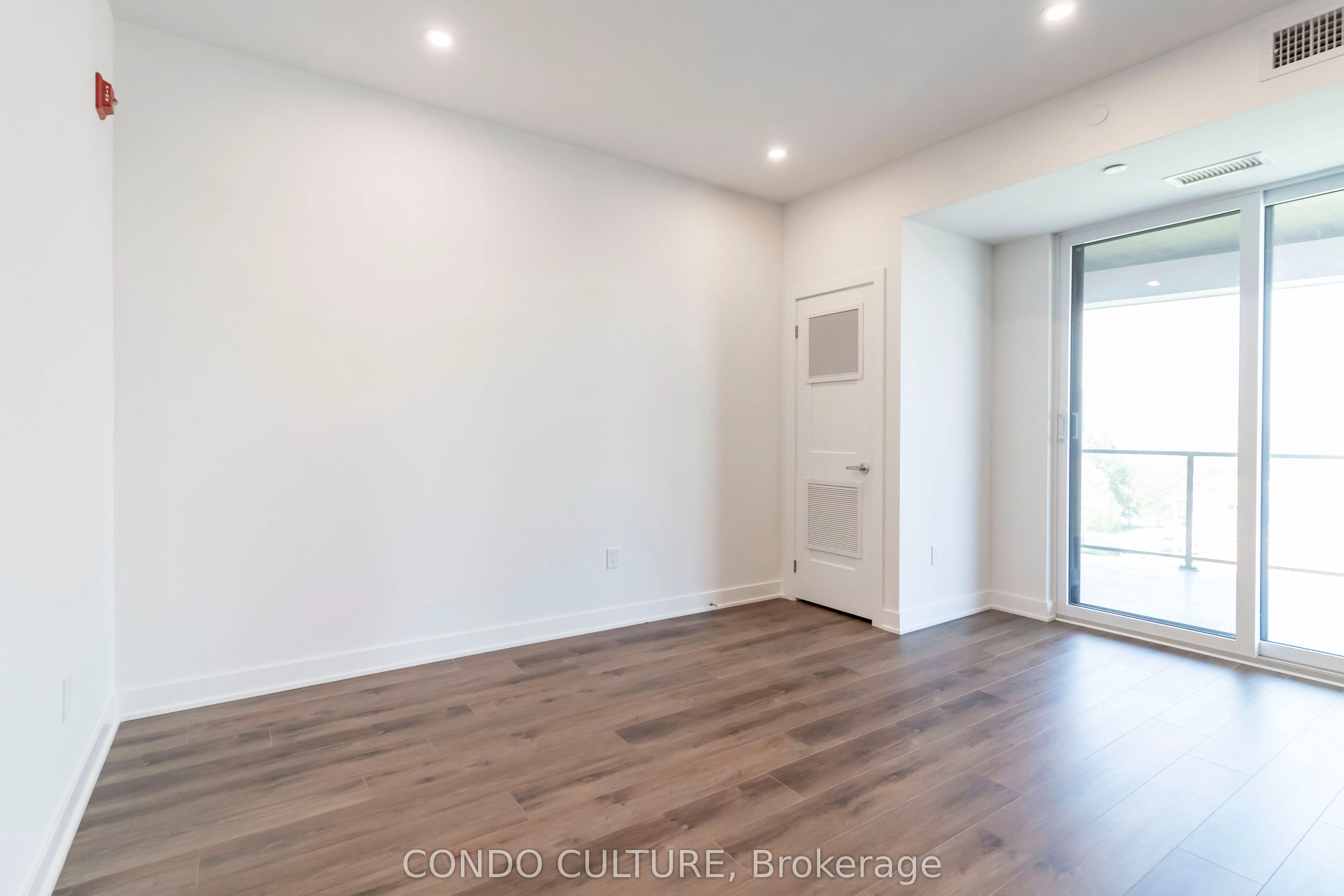 312 Erb Street W, #402