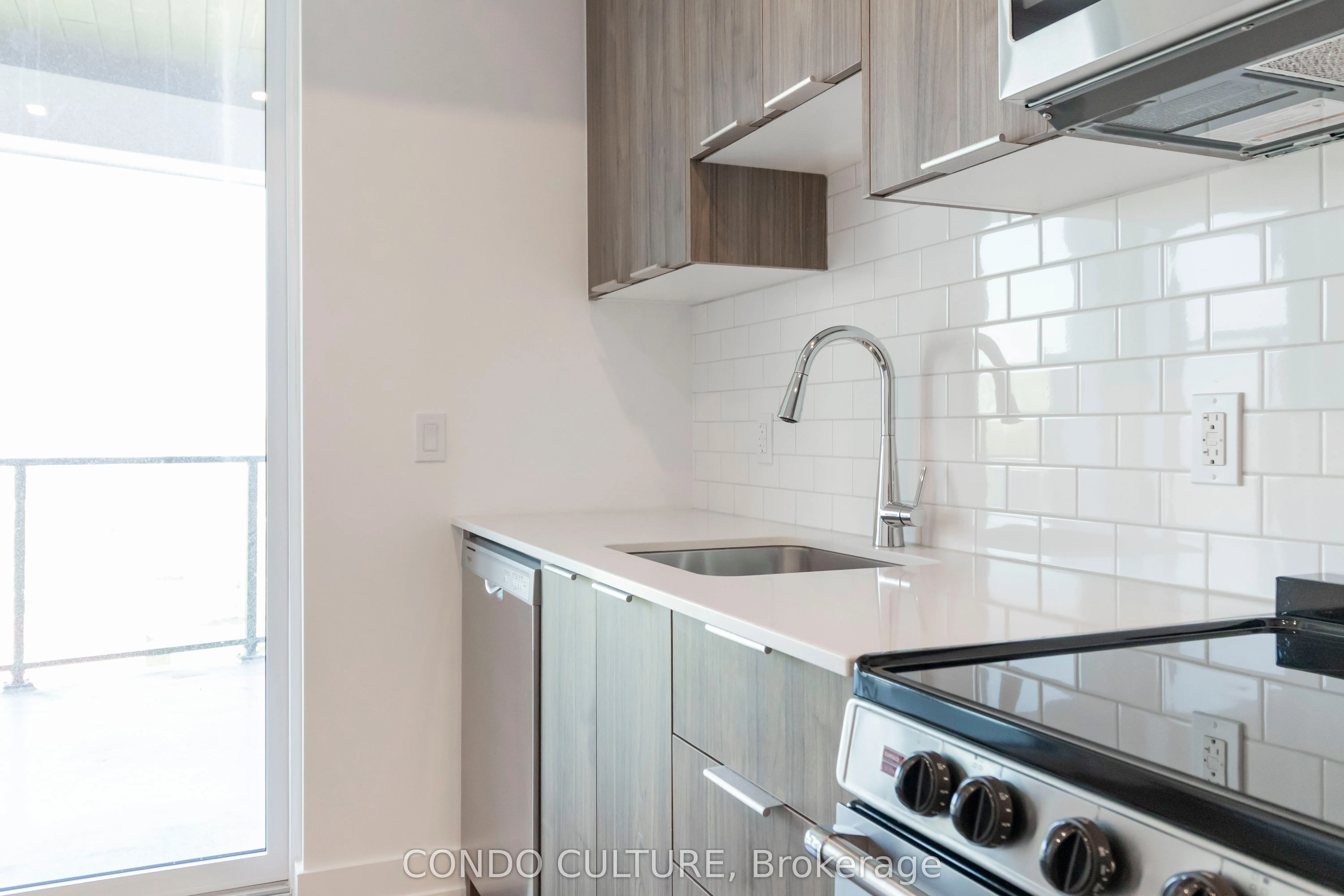312 Erb Street W, #402