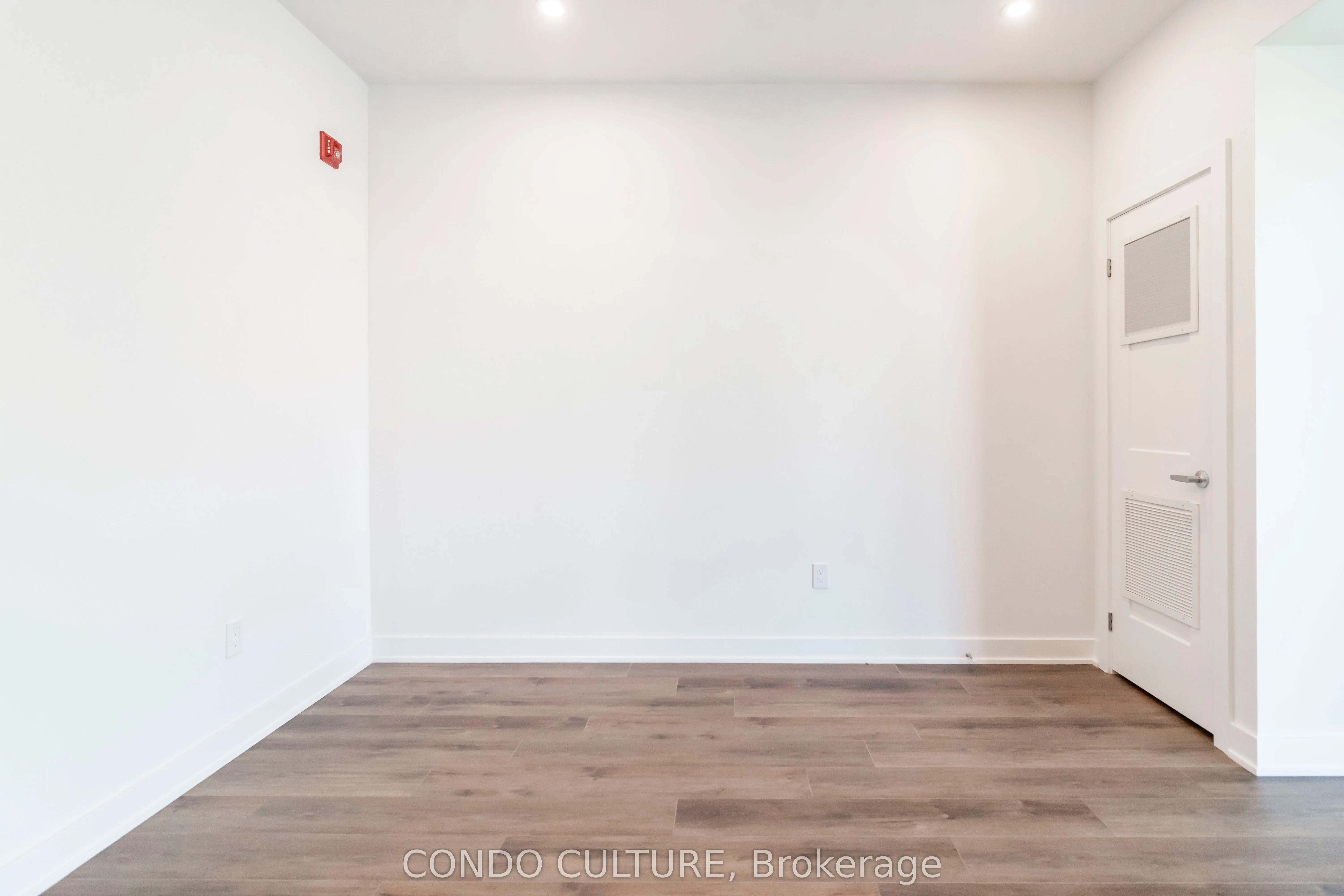 312 Erb Street W, #402