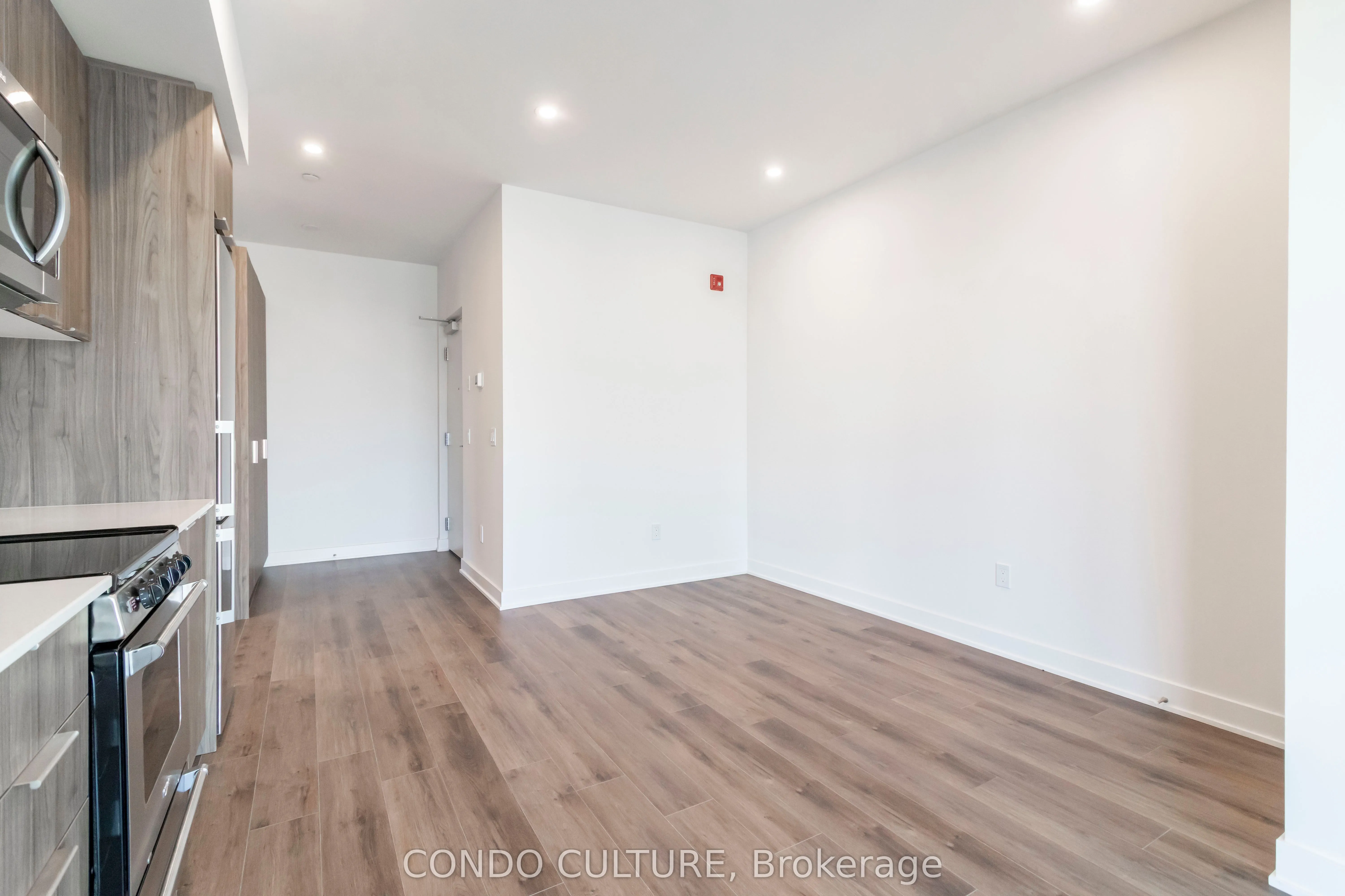 312 Erb Street W, #402
