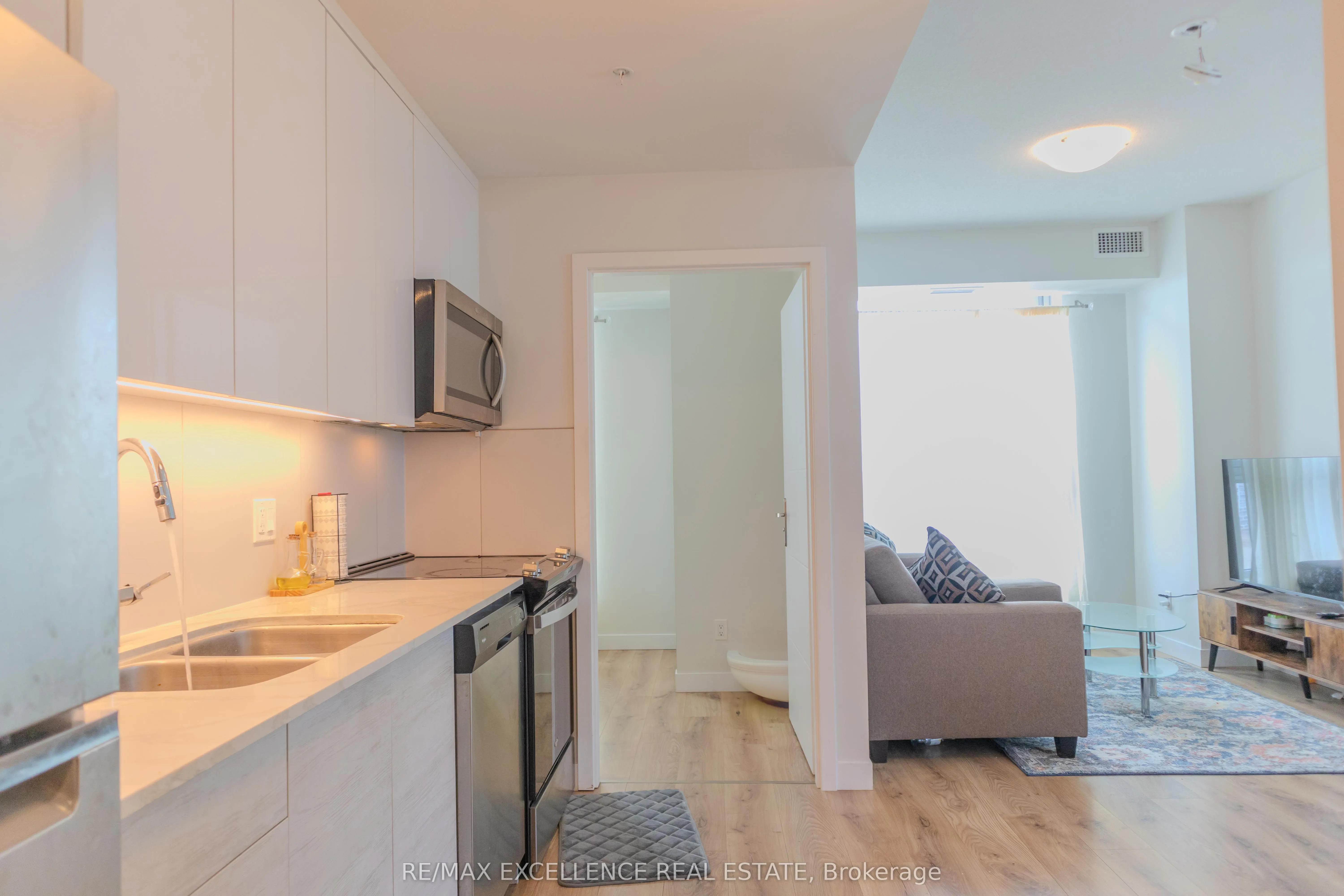 60 Frederick Street W, #2702
