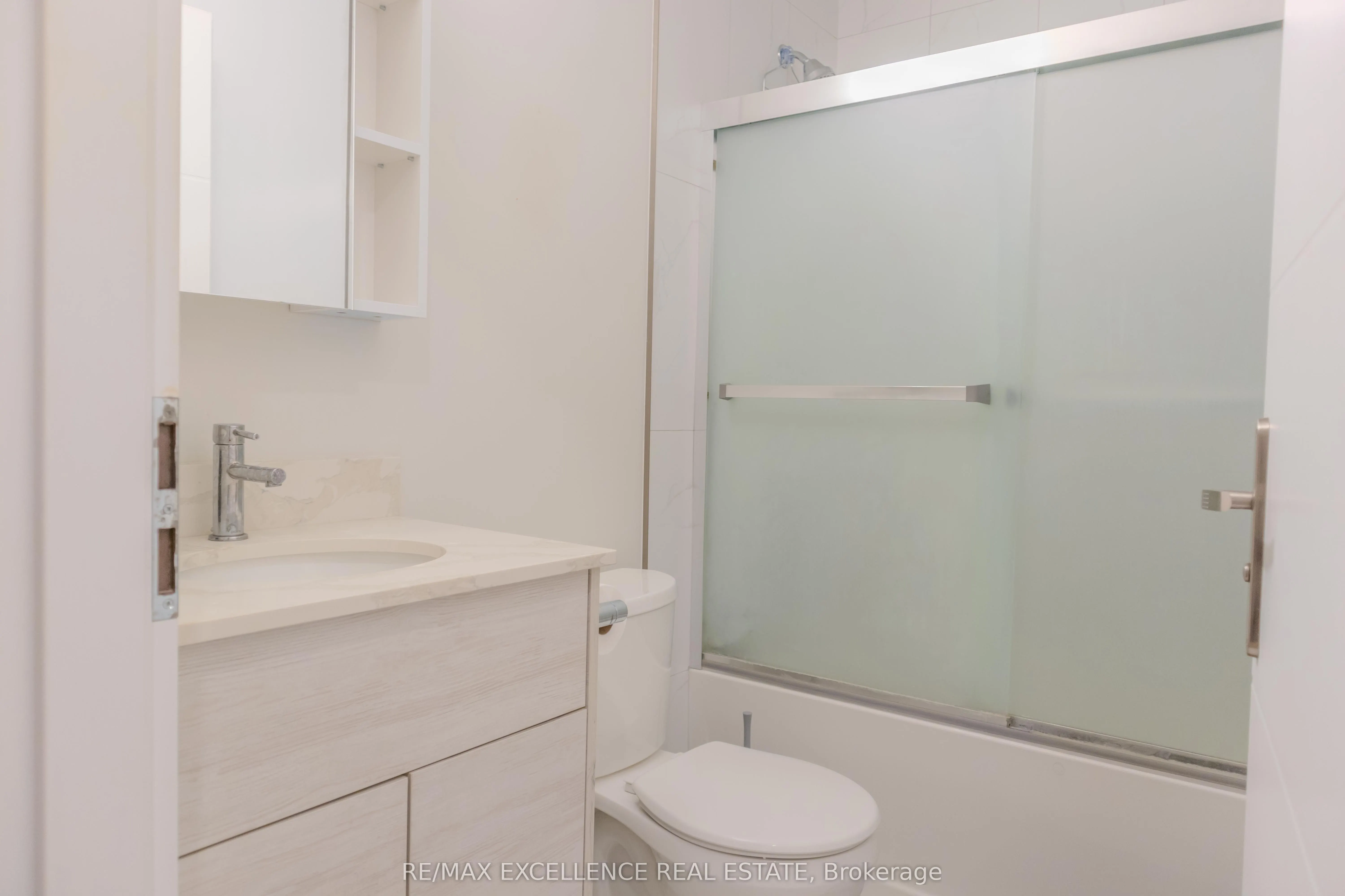 60 Frederick Street W, #2702