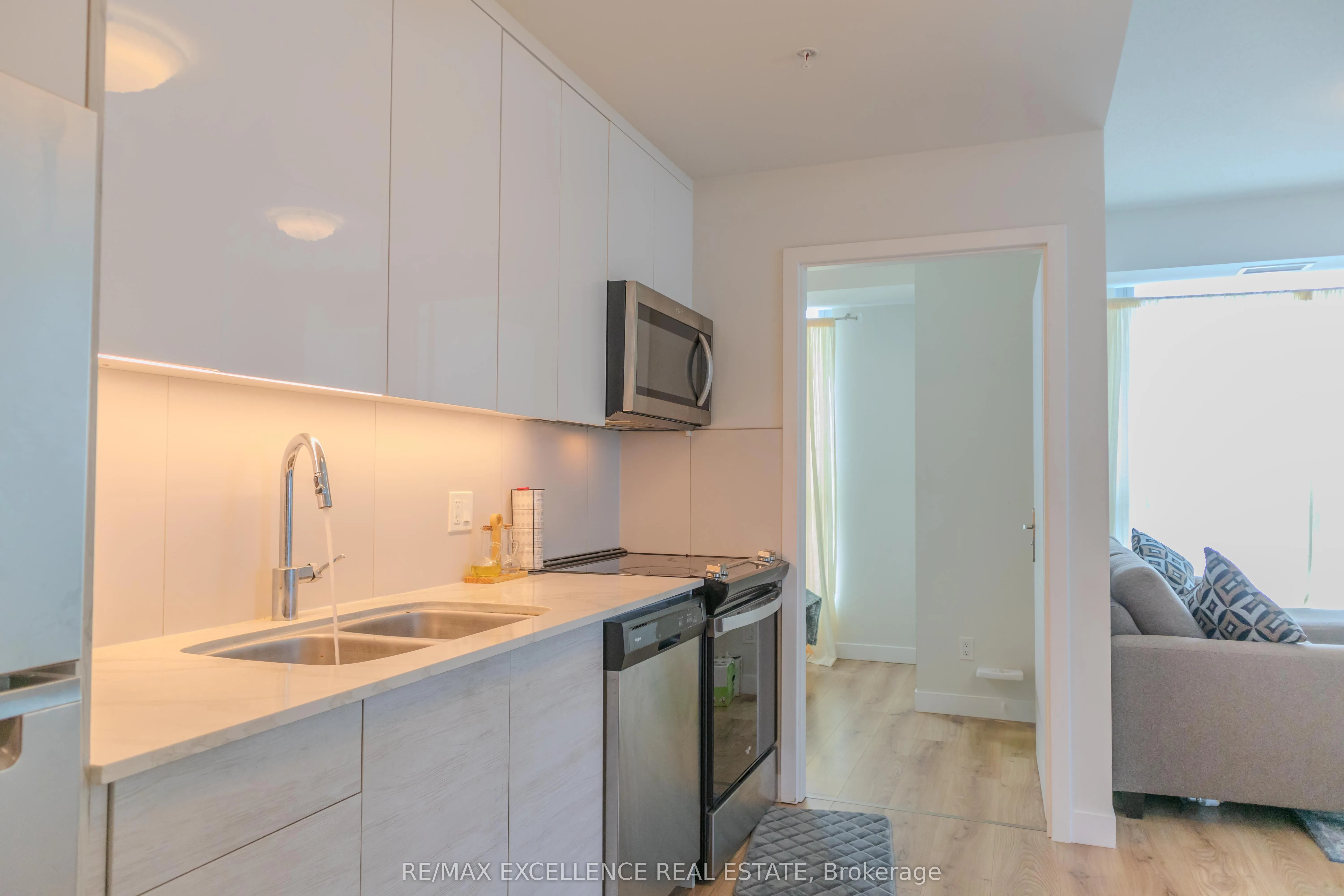 60 Frederick Street W, #2702