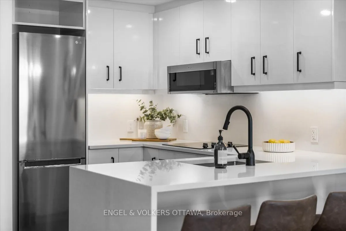 340 Queen Street, #1704