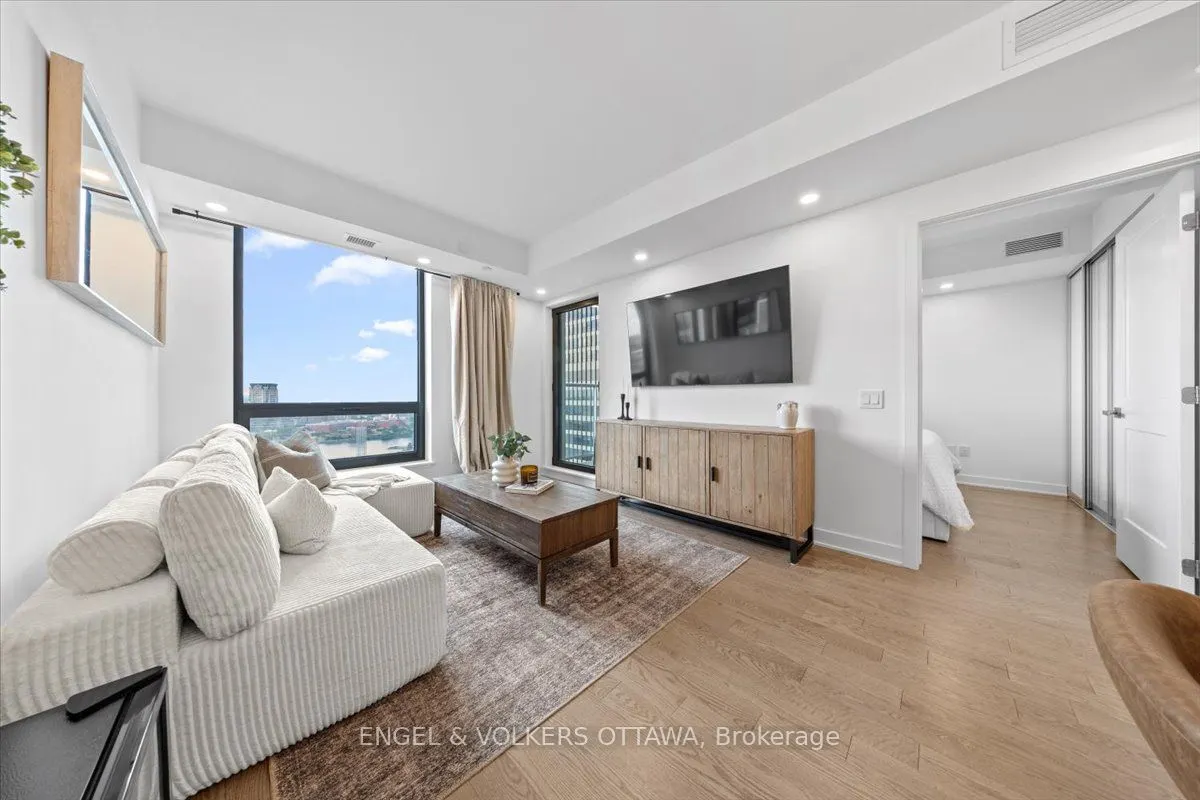 340 Queen Street, #1704