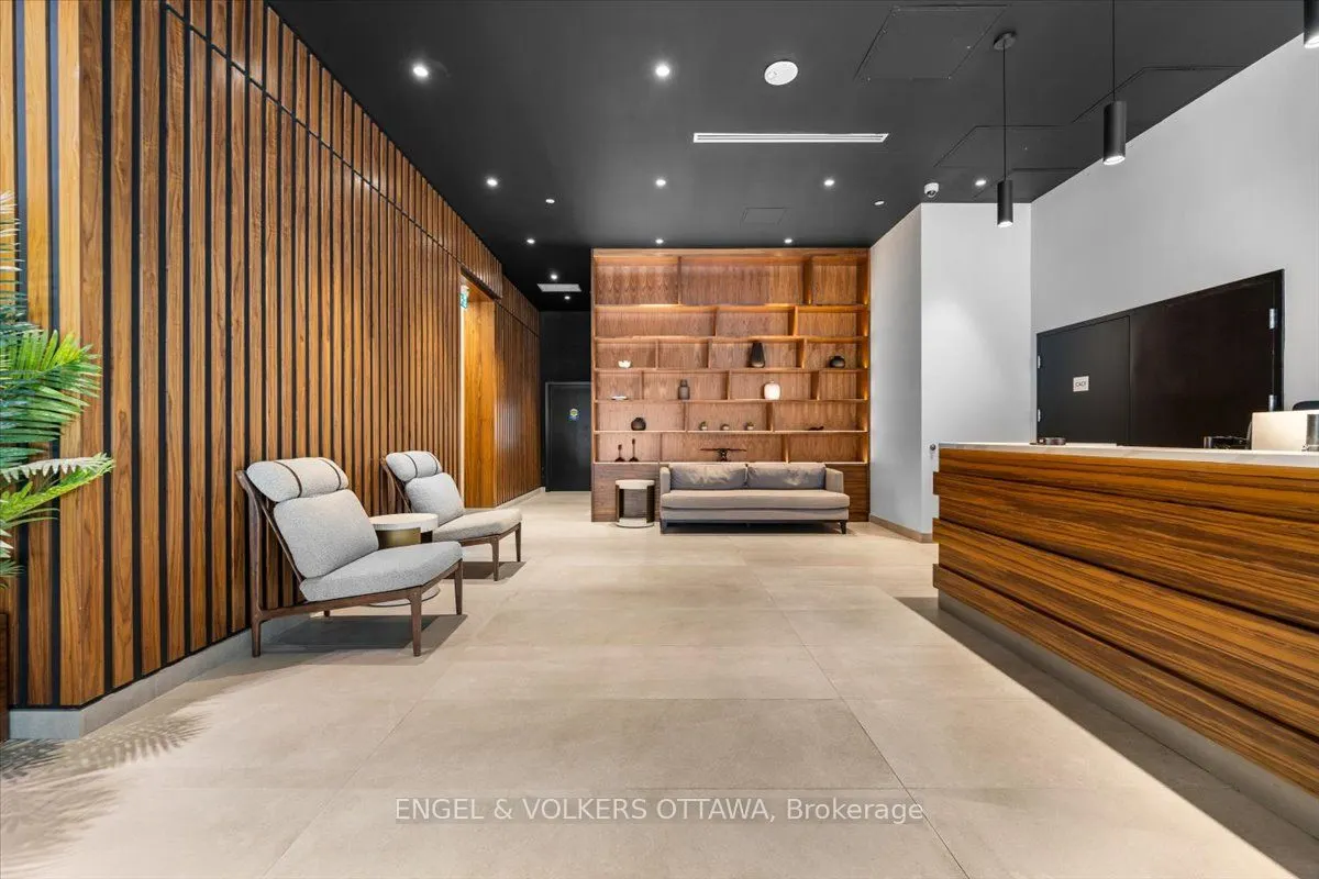 340 Queen Street, #1704