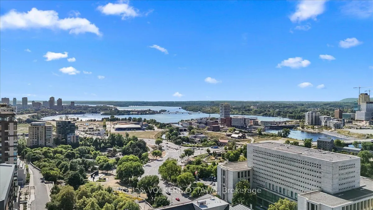 340 Queen Street, #1704
