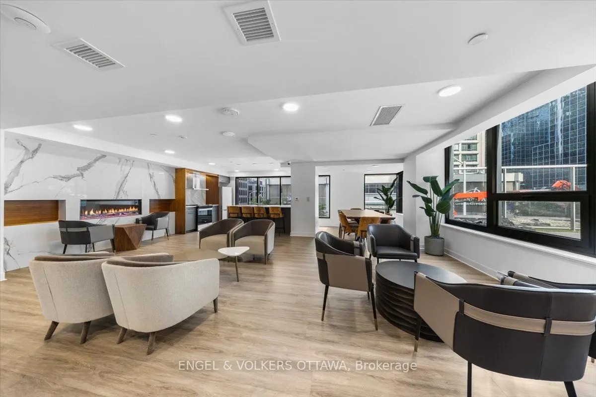 340 Queen Street, #1704
