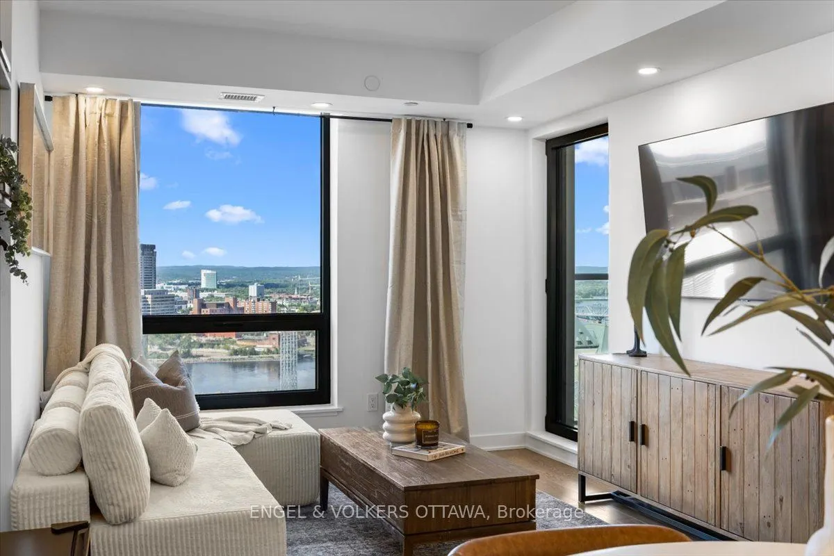 340 Queen Street, #1704
