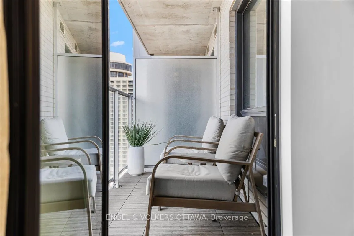 340 Queen Street, #1704