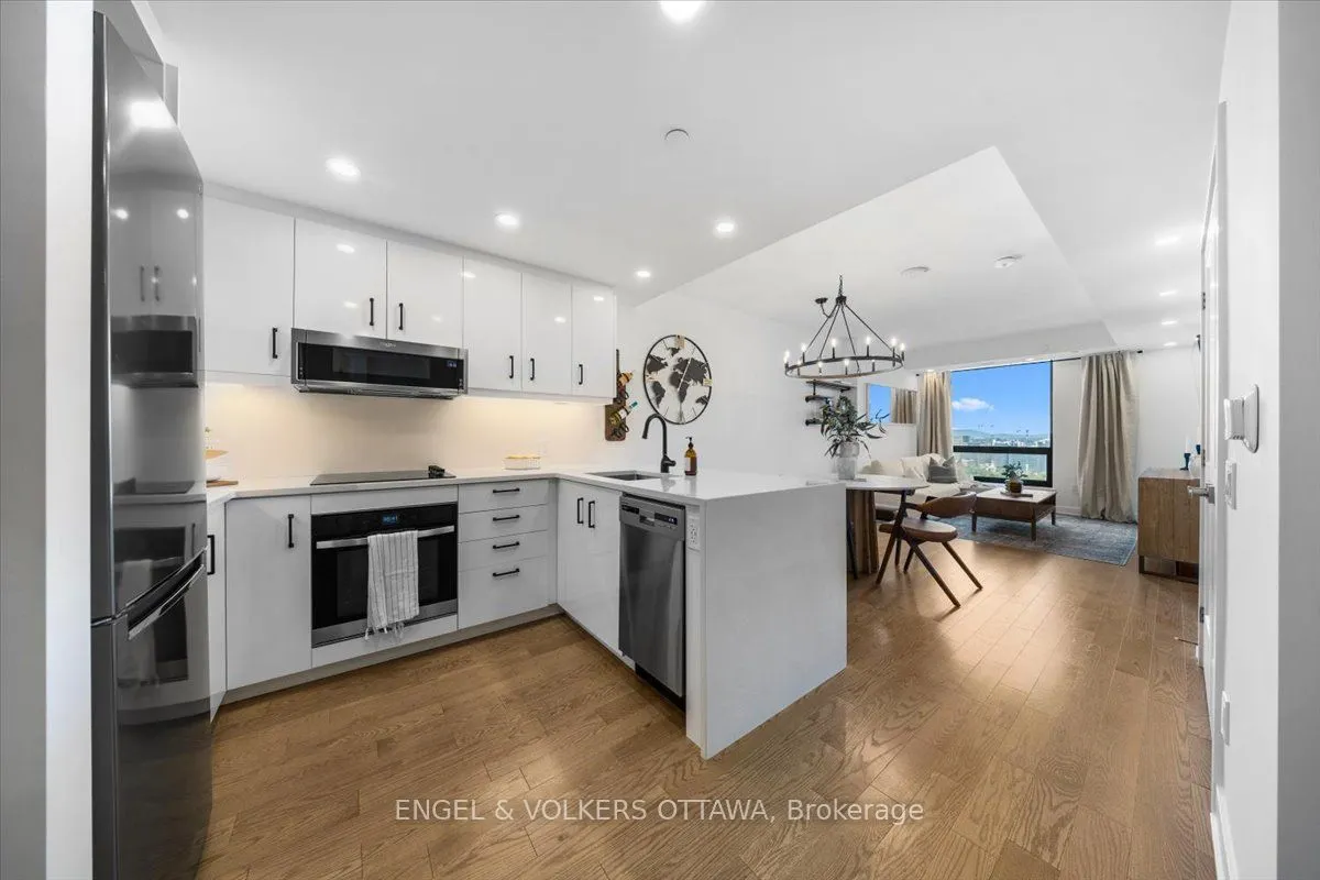 340 Queen Street, #1704