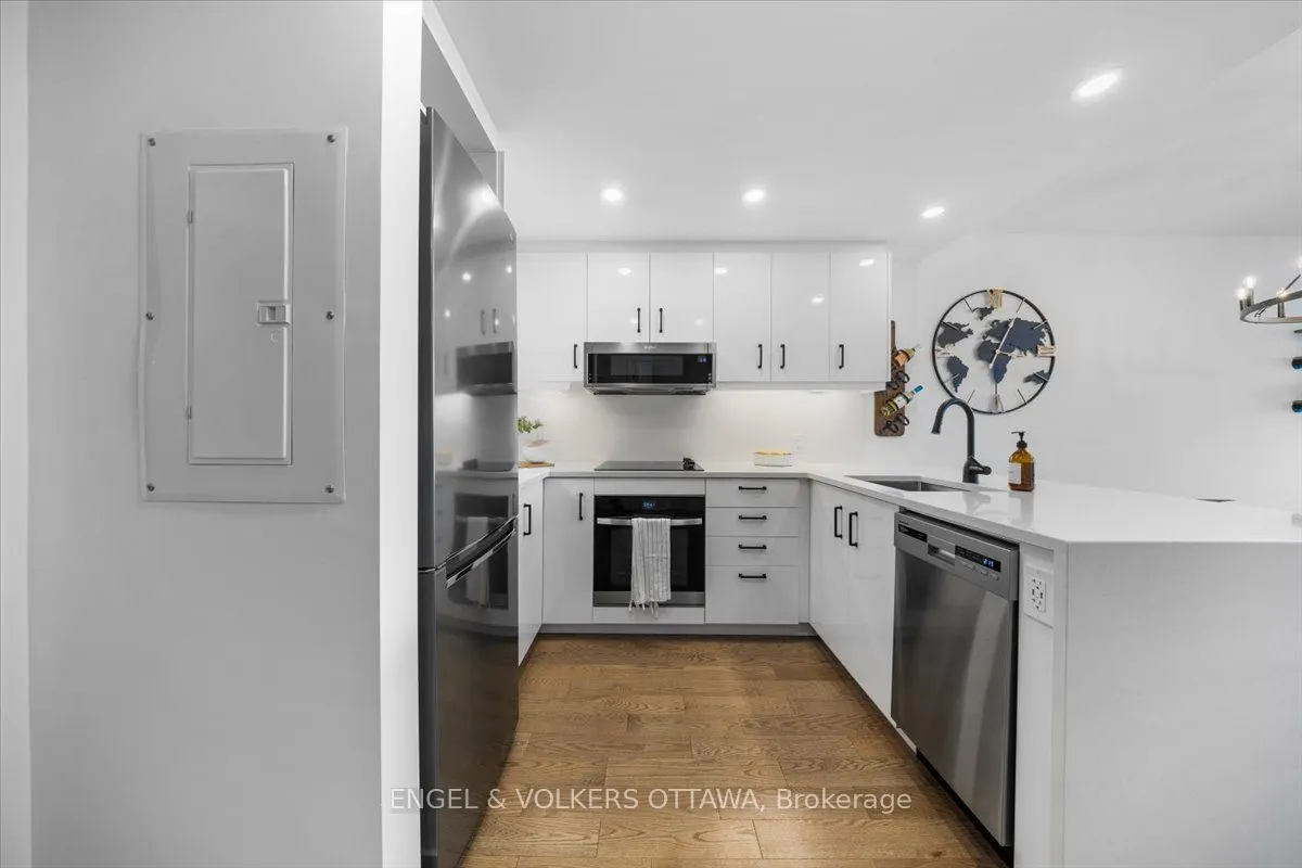 340 Queen Street, #1704