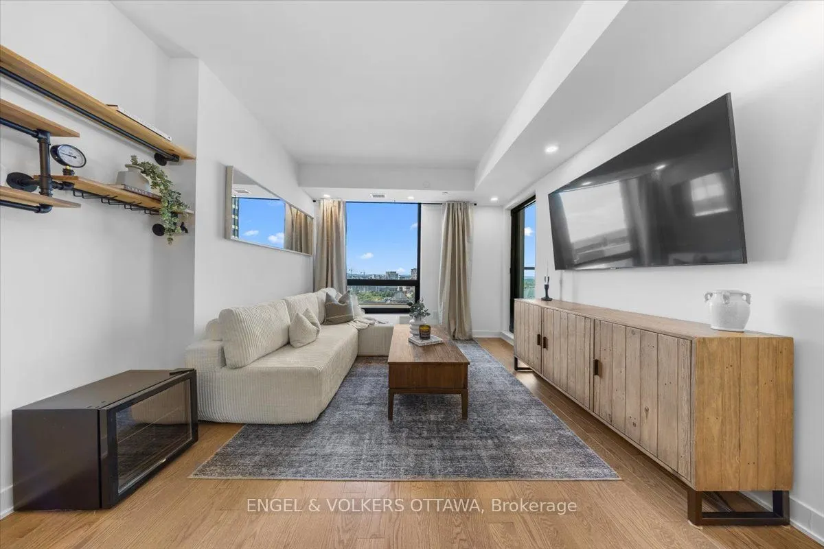 340 Queen Street, #1704