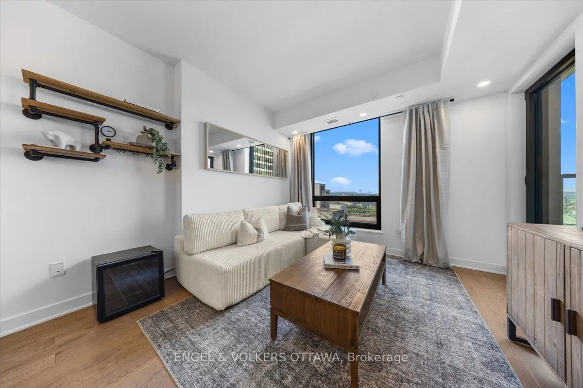 340 Queen Street, #1704