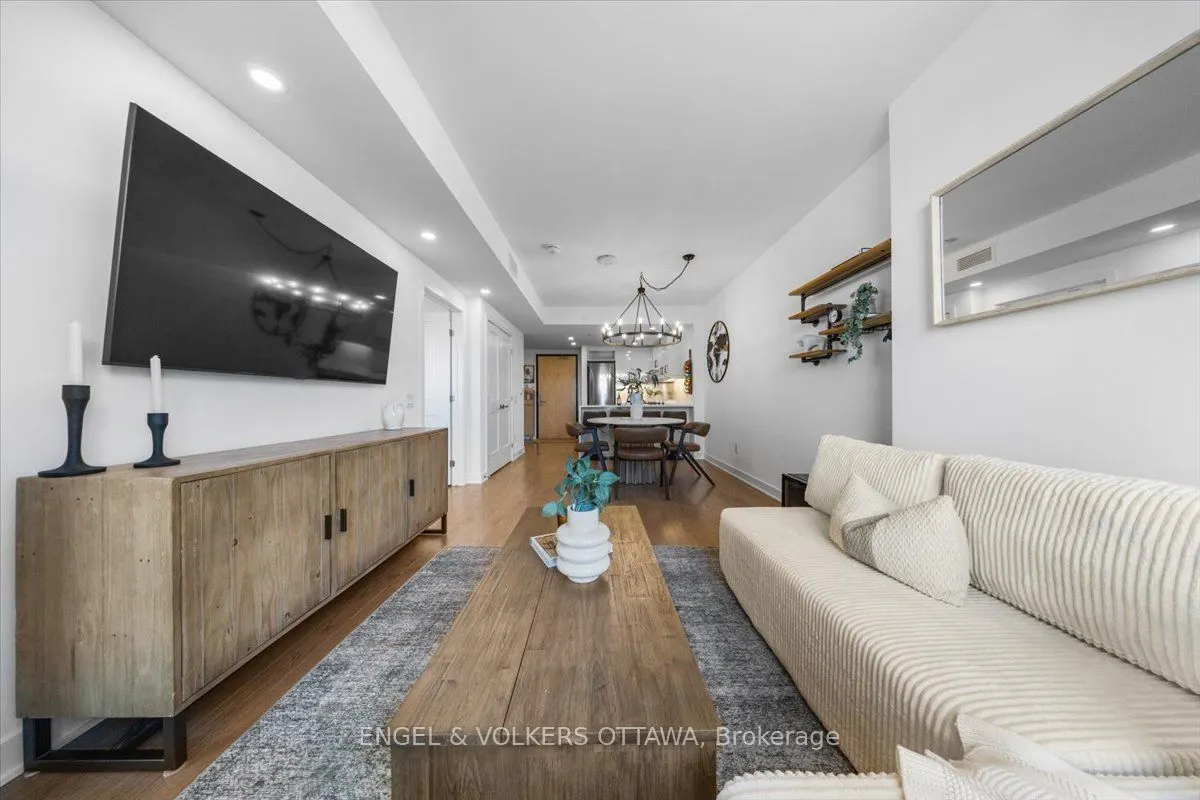 340 Queen Street, #1704
