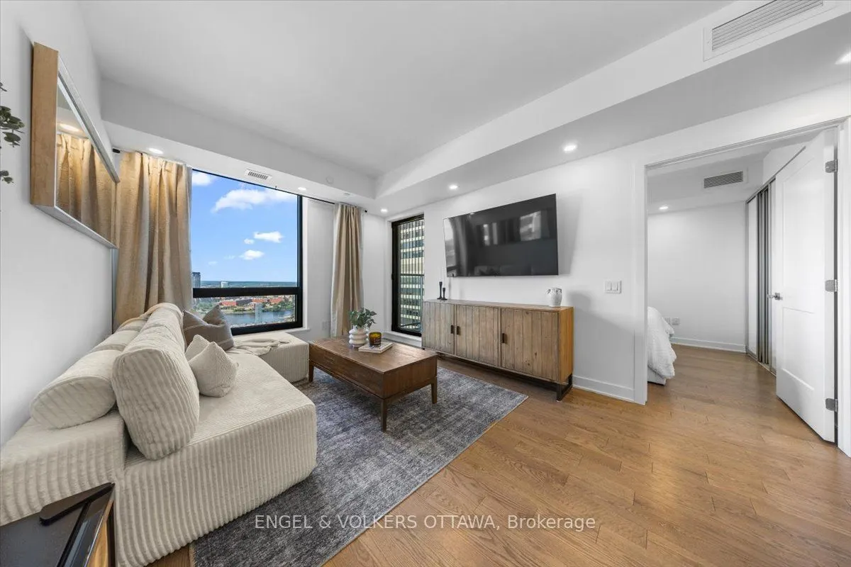 340 Queen Street, #1704