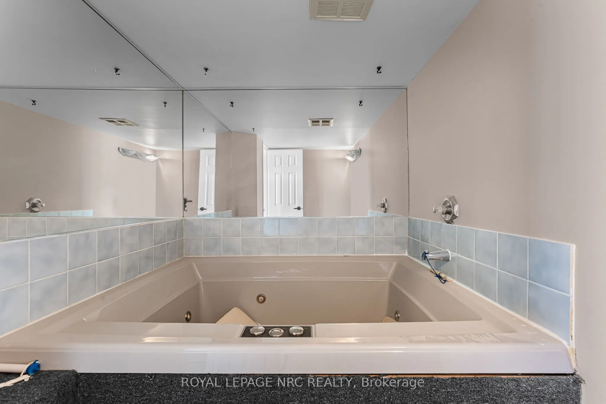 7 Gale Crescent, #PH1