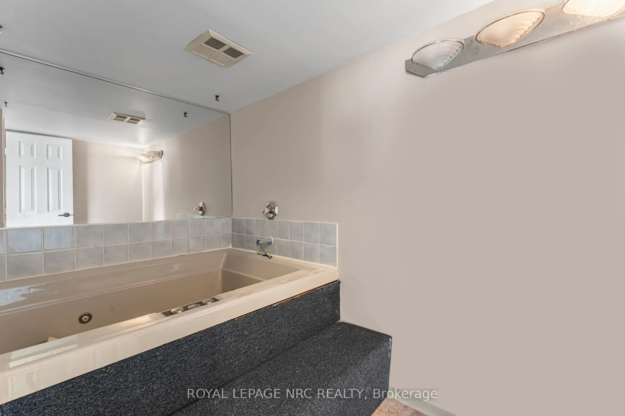 7 Gale Crescent, #PH1